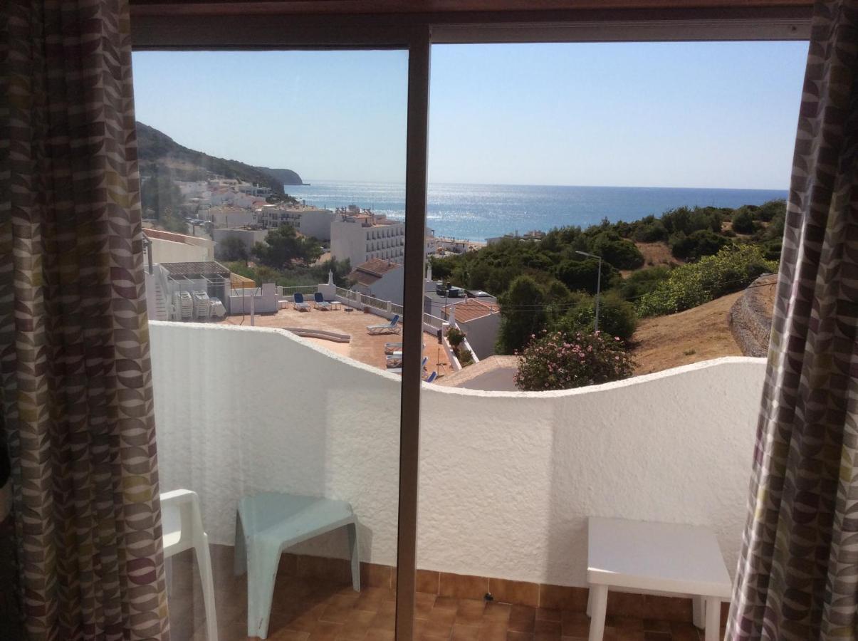 Apartamentos Salema Praia Club Bagian luar foto