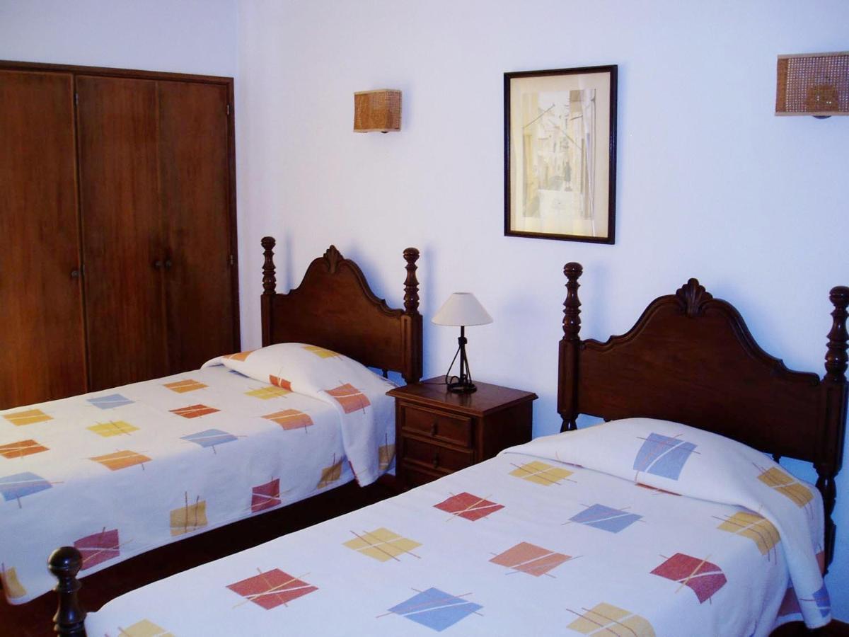 Apartamentos Salema Praia Club Bagian luar foto
