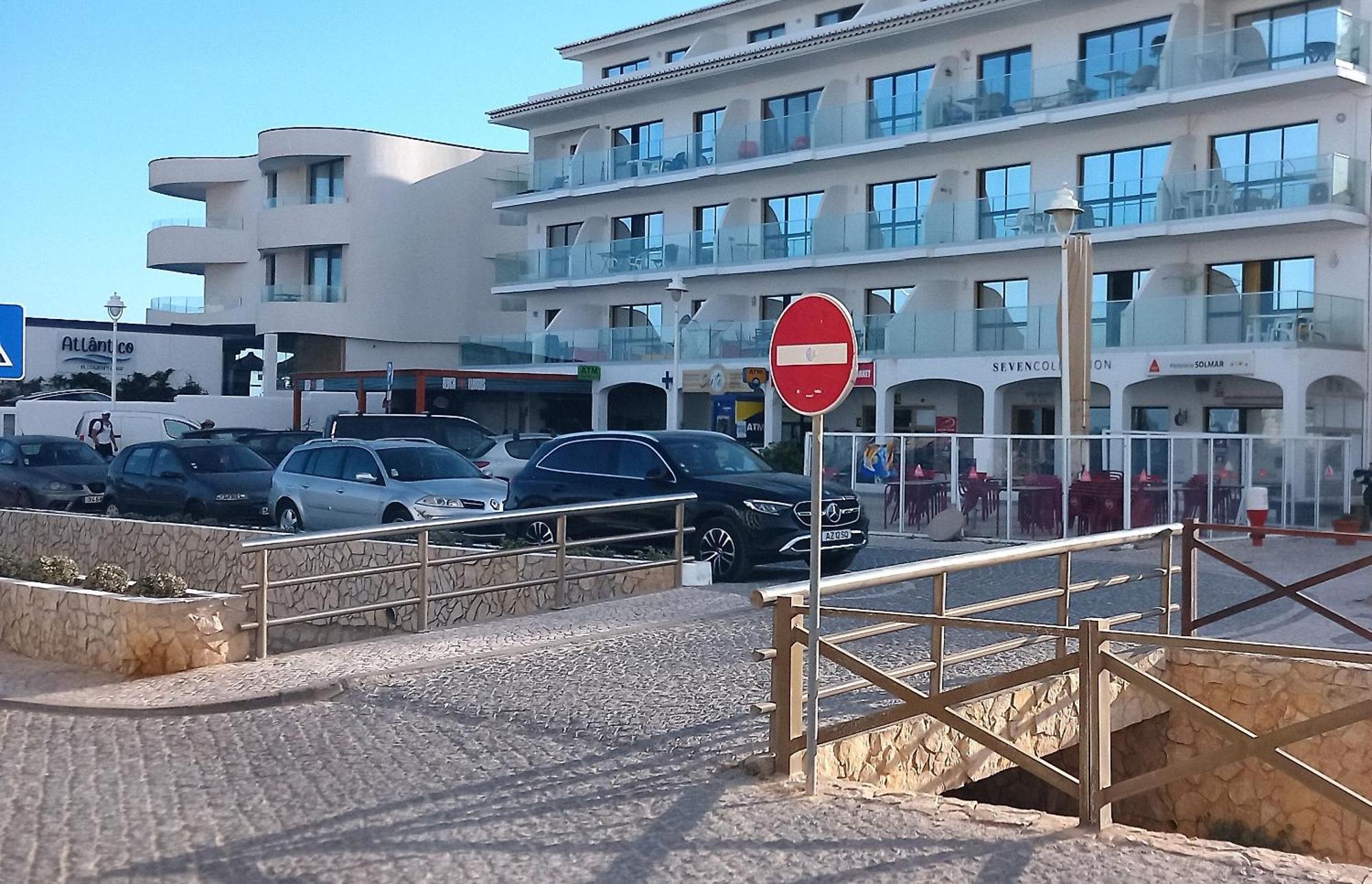 Apartamentos Salema Praia Club Bagian luar foto