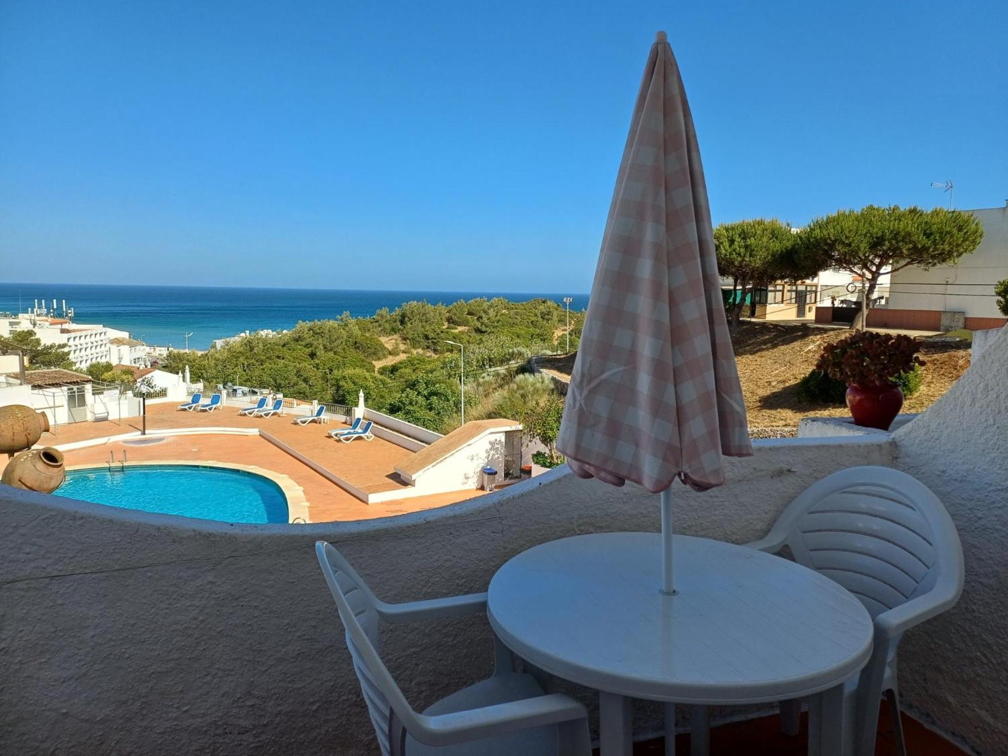 Apartamentos Salema Praia Club Bagian luar foto