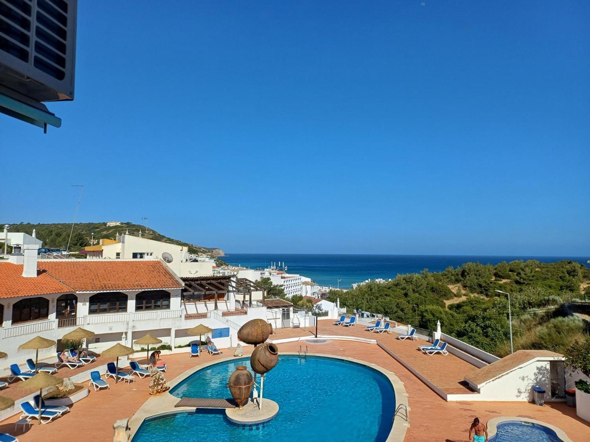 Apartamentos Salema Praia Club Bagian luar foto