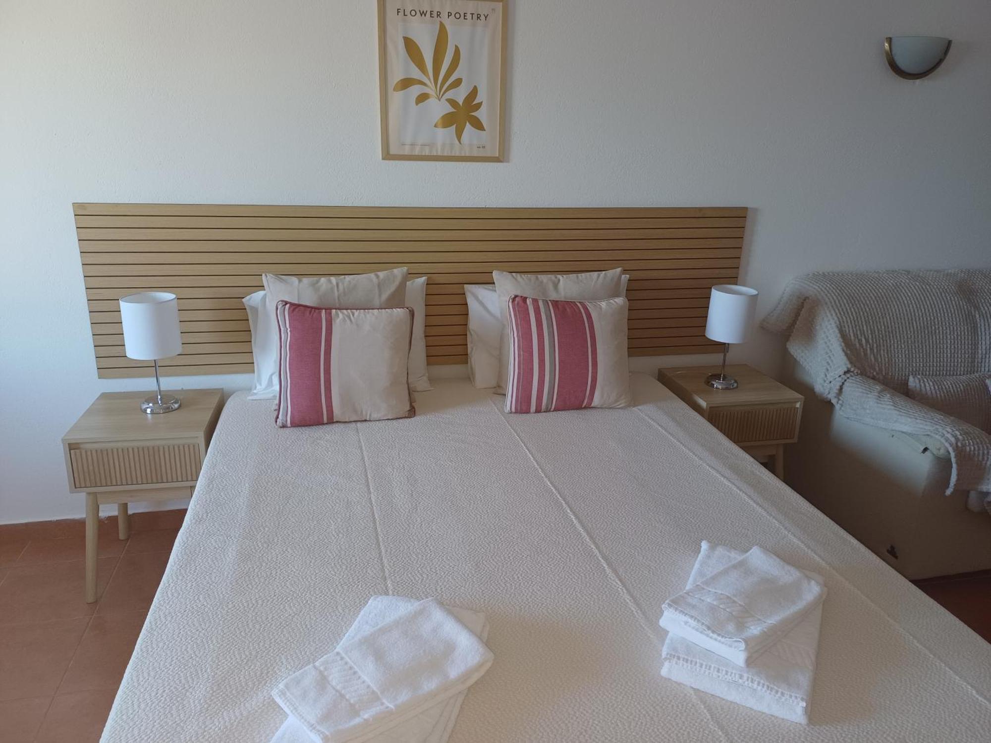 Apartamentos Salema Praia Club Bagian luar foto