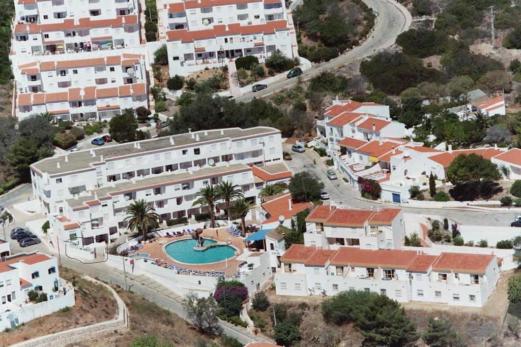 Apartamentos Salema Praia Club Bagian luar foto