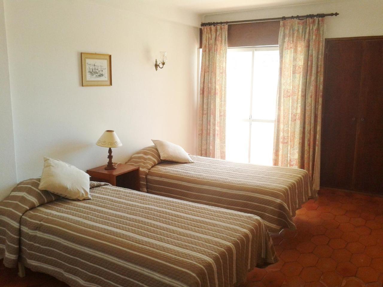 Apartamentos Salema Praia Club Bagian luar foto